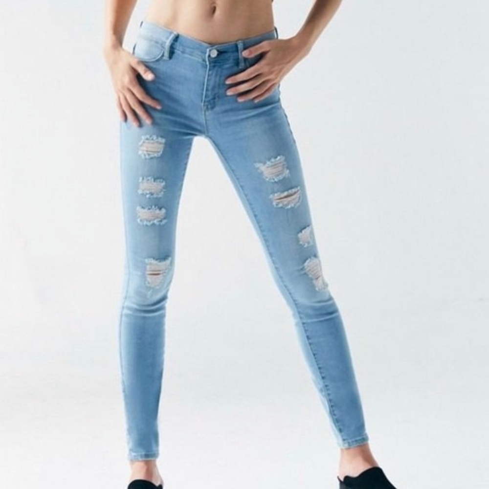 PacSun Distressed Light Wash Size 26 Skinny Jeans Jeggings